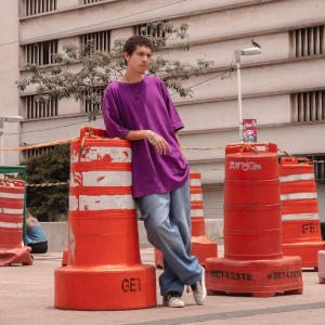 Peças oversized: como usar sem errar e criar looks equilibrados